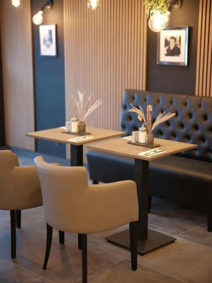 **** Aparthotel The Rooms - Hotel & House Frankfurt am Main Germany