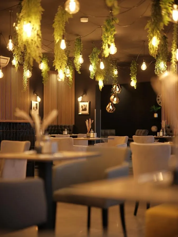 The Rooms - Hotel & House Frankfurt am Main 4*,